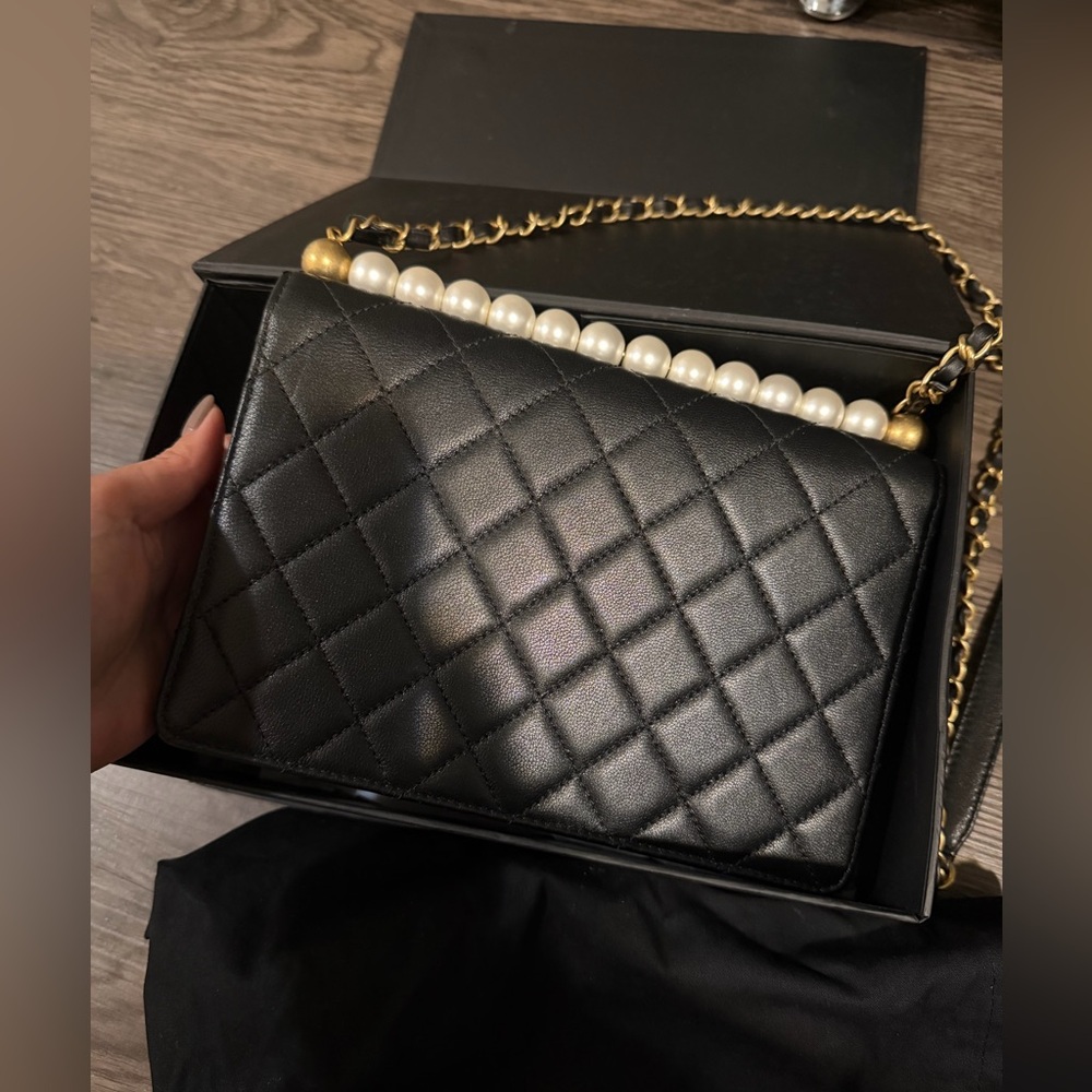 Chanel Chic Pearls Flap Bag small - Picture 3 of 7
